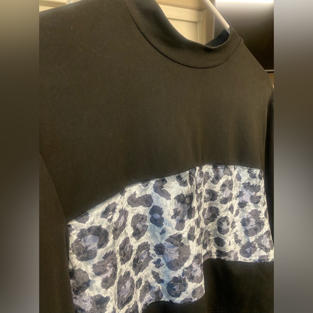 Black mock neck top - Picture 3 of 3